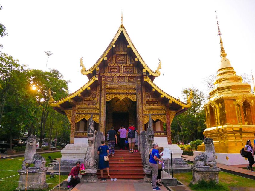 Chiang Mai: Temples and Street Food Night Tour by Tuk Tuk - Wat Phra Singh (Gold Temple): Lanna beauty with a calmer pace