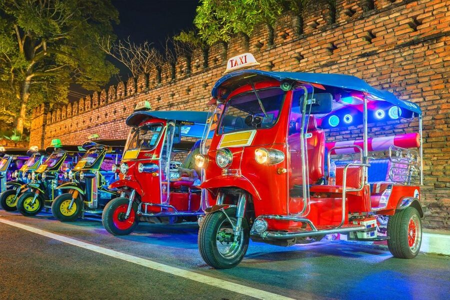 Chiang Mai: Temples and Street Food Night Tour by Tuk Tuk - Entrance fees and what’s actually included in your ticket
