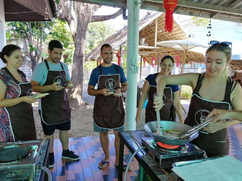 Chiang Mai: Thai Cooking and Market Tour with Lanna Smile - Why Lanna Smile works so well in Chiang Mai