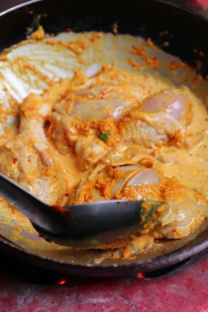 Chiang Mai : Traditional Northern Cooking Class - Homemade chili sauce: control the heat and the flavor