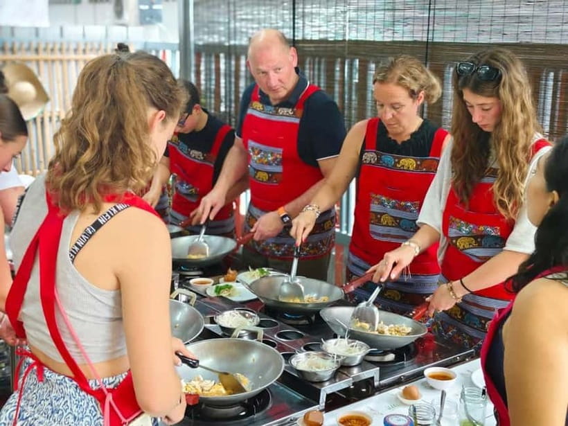 Chiang Mai: Traditional Thai Cooking Class with Market Tour - The six-dish meal: what you’ll likely cook and how to handle spice