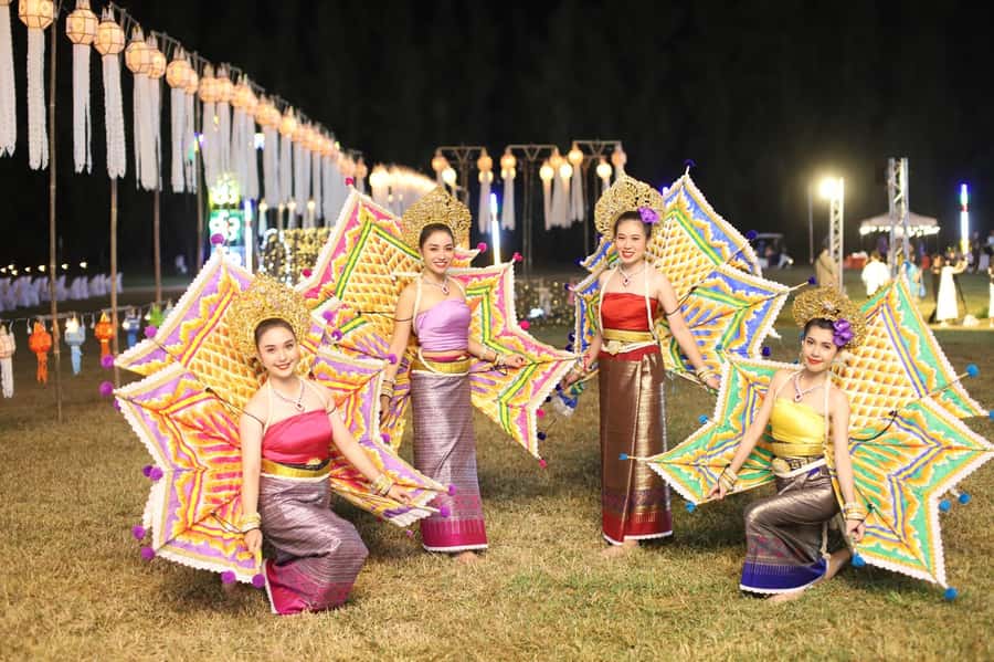 Chiang Mai: Yeepeng Lanna Lantern Festival 2026 (Official) - Dinner, Performances, and the Temple Fun Fair Atmosphere