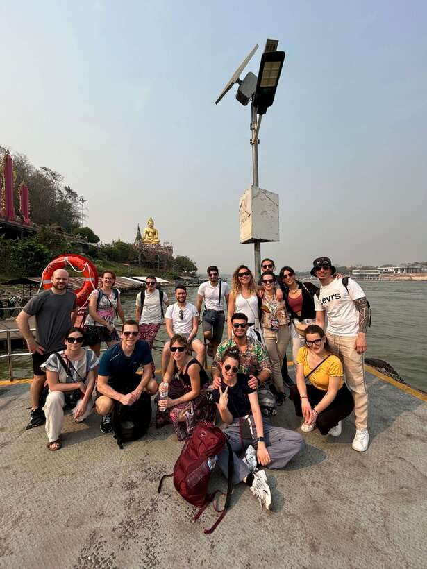Chiang Rai: 7 Most Famous Highlights With Mekong Boat Trip - Wat Rong Suea Ten (Blue Temple): a fast, satisfying color punch