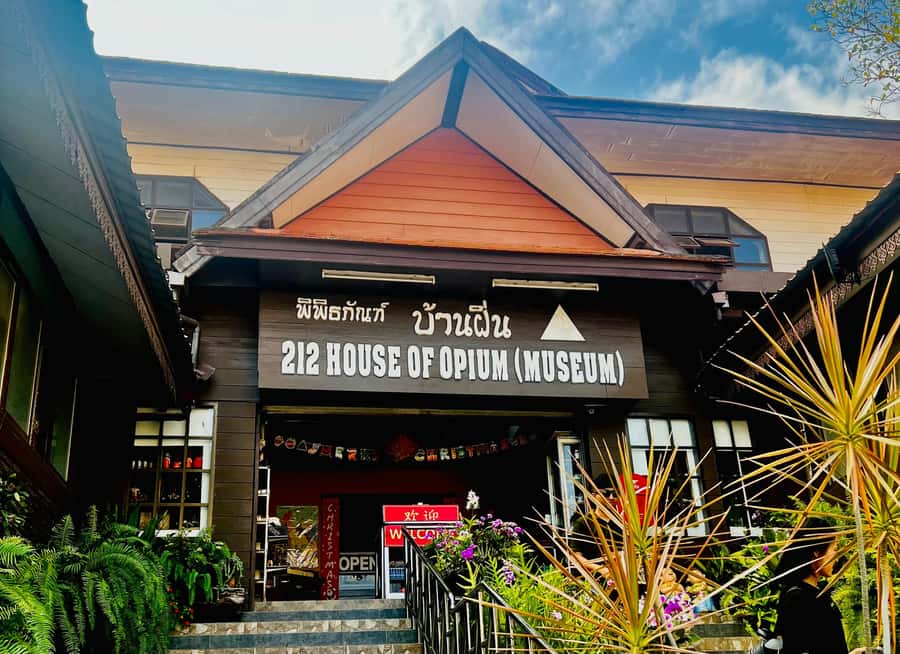 Chiang Rai: 7 Must-See Spots Tickets & Lunch Buffet - Lunch Buffet, Water, and What You Actually Get for the Price