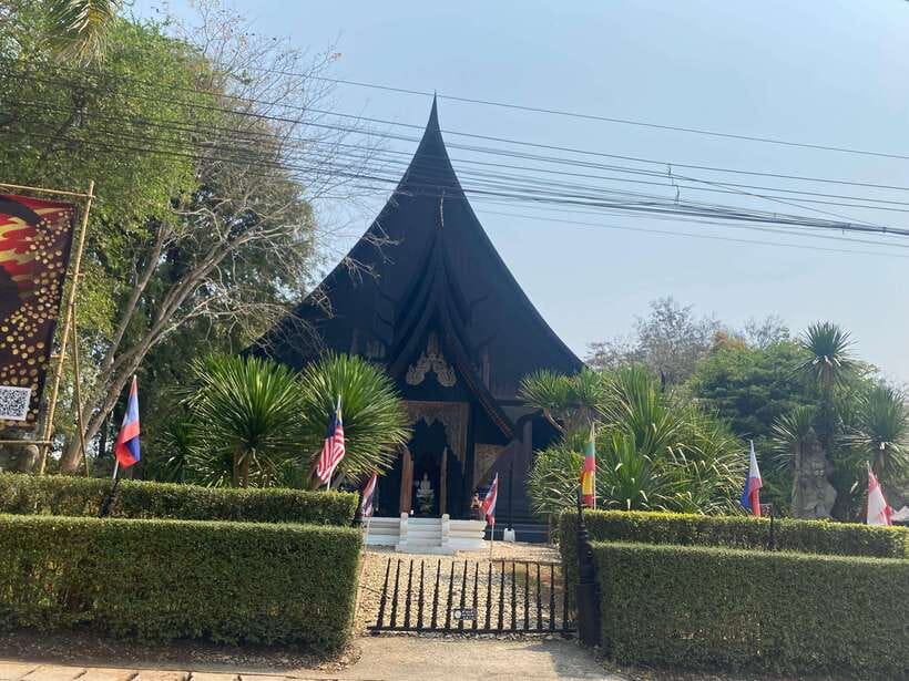 Chiang Rai: City Highlights One-Day Tour with Thai Lunch - Price and value: what you pay and what you still pay for