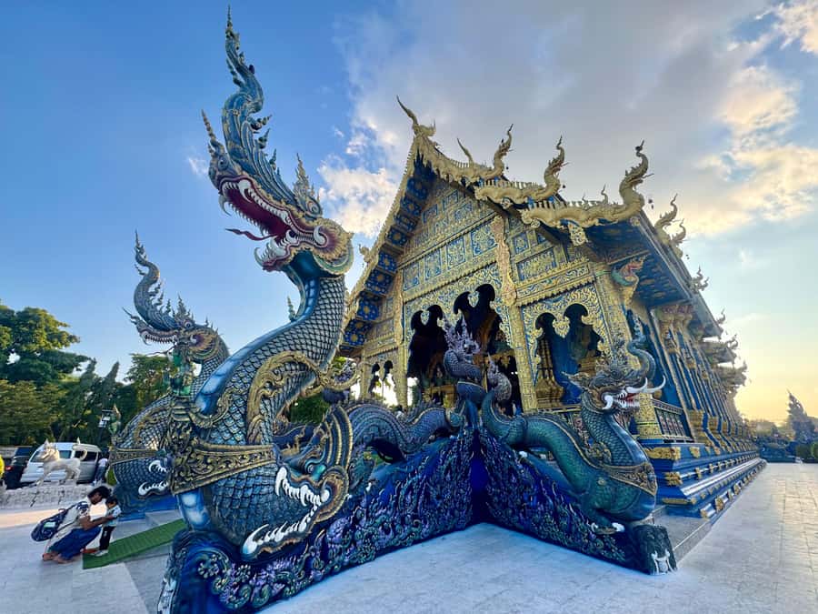 Chiang Rai: Explore 7 Major Sites with All Tickets Included - Wat Rong Suea Ten, the Blue Temple, and the Chapel That Hits Hard