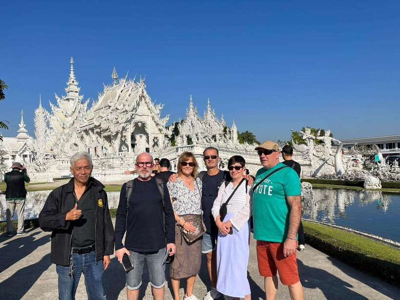 Chiang Rai: Guided Highlights Guided Tour with Buffet Lunch - Lunch at Give Green Farm House: Thai buffet with real variety