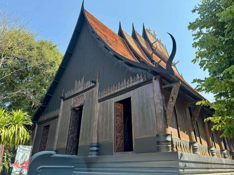 Chiang Rai: Iconic Temples & 7 Major Sites—River View Buffet - Lunch and “in-between time” that actually keeps the day pleasant