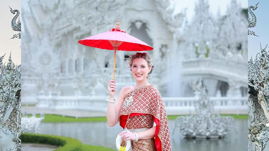 Chiang Rai:Photos of traditional Thai costumes,White Temple - Dressing in Thai clothes, then hair styling before you start posing