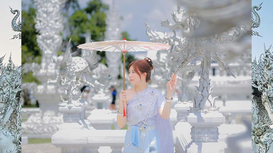 Chiang Rai:Photos of traditional Thai costumes,White Temple - Price and logistics: what $80 buys, and what costs extra