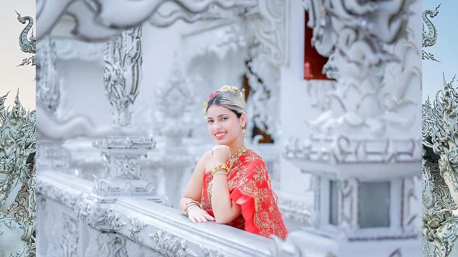 Chiang Rai:Photos of traditional Thai costumes,White Temple - What you get after: originals now, edited files within three days