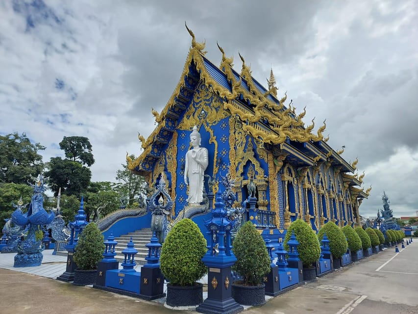 Chiang Rai: Temple Treasures & Popular Sightseeings (Buffet) - Wat Rong Suea Ten (Blue Temple): a calmer, colorful reset