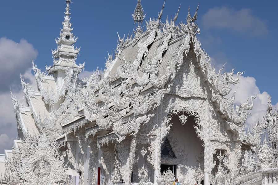 Chiang Rai: Temples Trip with Sang Kaew and Lalitta Cafe - Mae Khachan Hot Springs: Your Early Break Before the Big Temples
