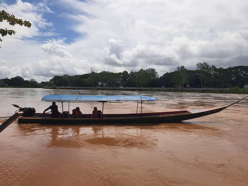 Chiang Rai Trek:Jungle Hike, Bamboo-Cooked Lunch & Boat Ride - The long-tail boat up the Mae Kok River