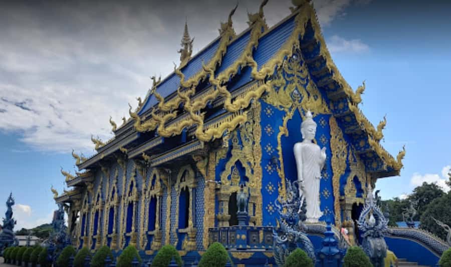 Chiang Rai White, Blue, Red 3 Temples Tour - Lunch, entry fees, and what $46 covers in practice