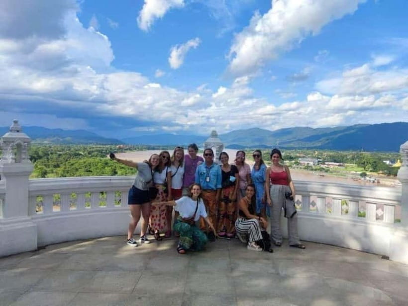 Chiangrai Full day: Popular 7 Locations with Thai buffet - Wat Rong Suea Ten, the Blue Temple and its Northern Thai style