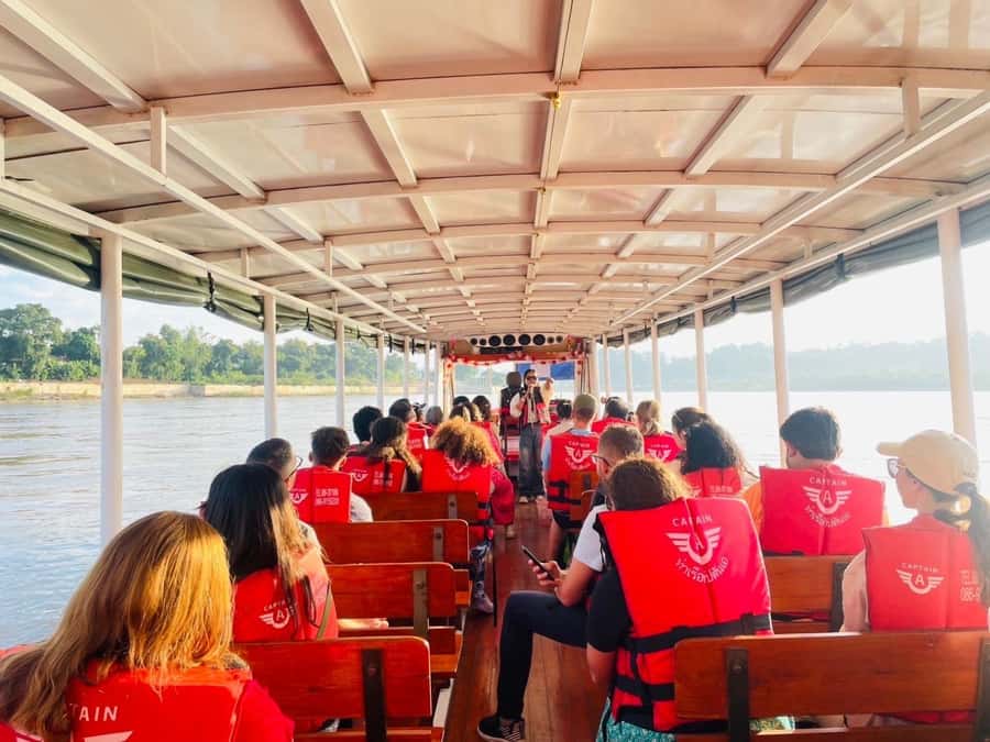 ChiangRai:Full Package!Temples,Long Neck,The Golden Triangle - Wat Rong Khun White Temple: how to enjoy the mosaics without rushing
