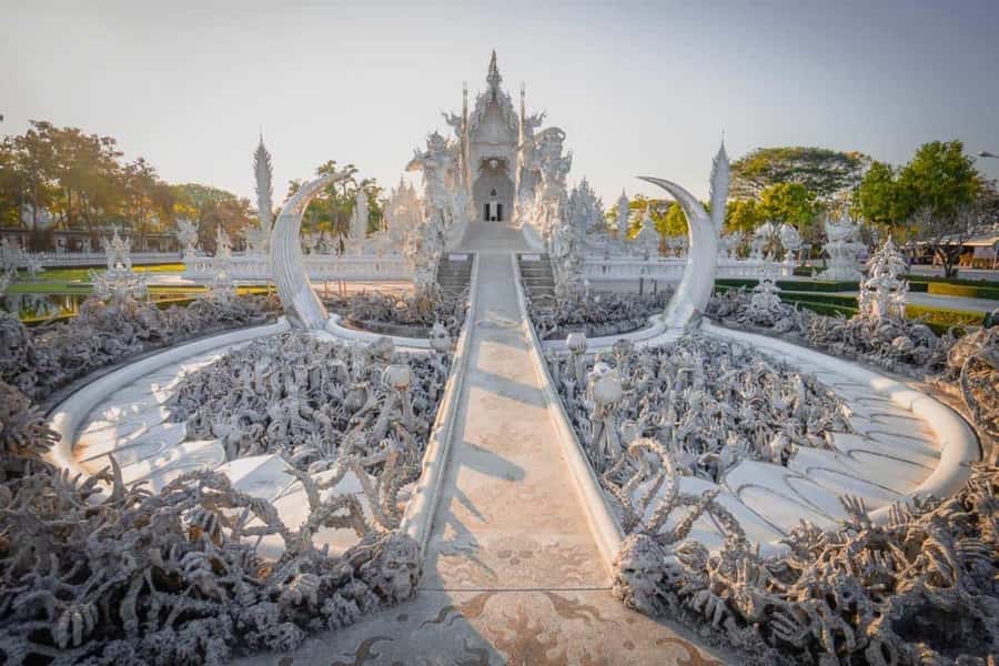 ChiangRai:Full Package!Temples,Long Neck,The Golden Triangle - The guide makes a difference, and Bee is a standout name
