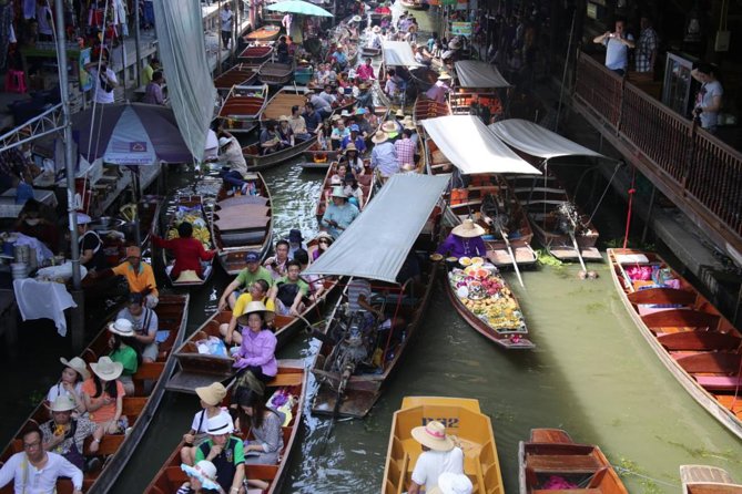 Colors of Damnoen Saduak from Bangkok - Where the day starts: Rama III meeting point and the early rhythm