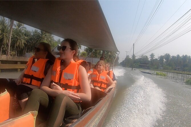 Colors of Damnoen Saduak from Bangkok - Long-tail boat canals: the best way to understand the river routes