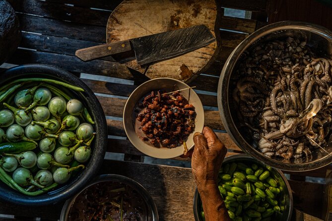 Cooking Class by Samui Native Instructor Geng and O Family - A half-day cooking class that actually teaches