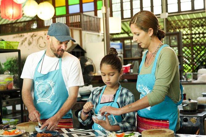 Cooking Class with Organic Farm in Chiang Mai at Mama Noi - Lunch you can repeat: recipe book and home-kitchen success