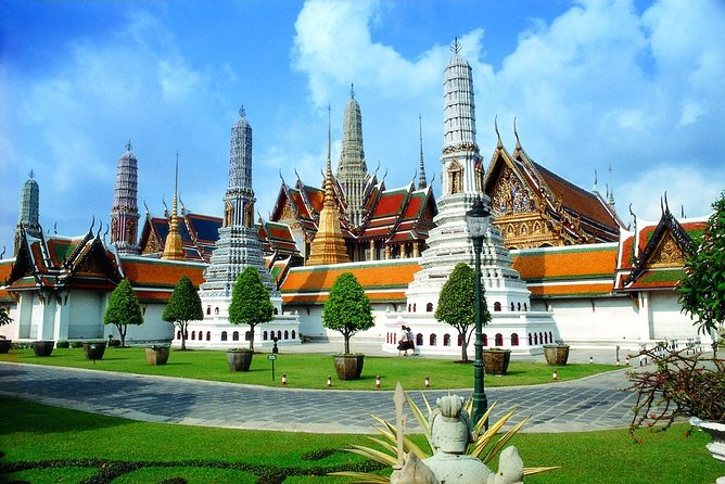 Cultural Treasures of Bangkok: Temples & Royal Palace Tour - Key things that make this tour worth it
