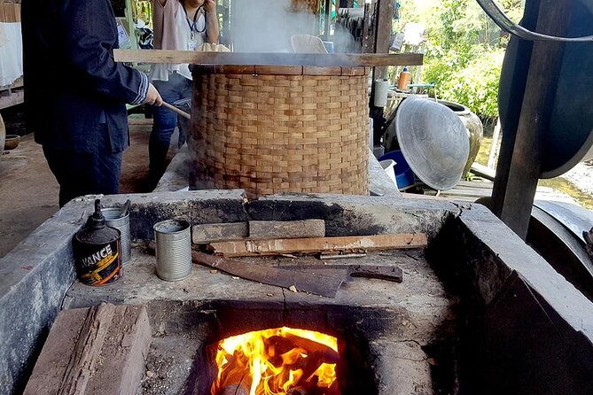 Damnoen Saduak Floating Market & Maeklong Railway Market Tour From Bangkok - Weather matters, and so does your mindset