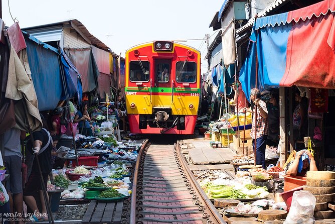 Damnoen Saduak Floating Market & Maeklong Train Market Tour - The Real Hook: Two Famous Markets, One Compact Half-Day