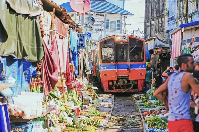 Damnoen Saduak Floating Market & Railway Market Tour from Bangkok - The Real Itinerary Rhythm: Travel Time Is the Main Character