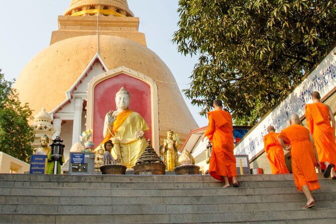 Damnoen Saduak Floating Market & Railway Market Tour from Bangkok - Should You Book This Damnoen Saduak and Mae Klong Combo?