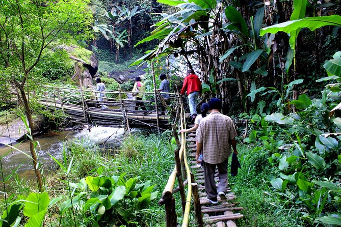 Doi Inthanon National Park, Waterfall & Royal Project Day Tour From Chiang Mai - King and Queen Pagodas: beautiful views with a strict dress code