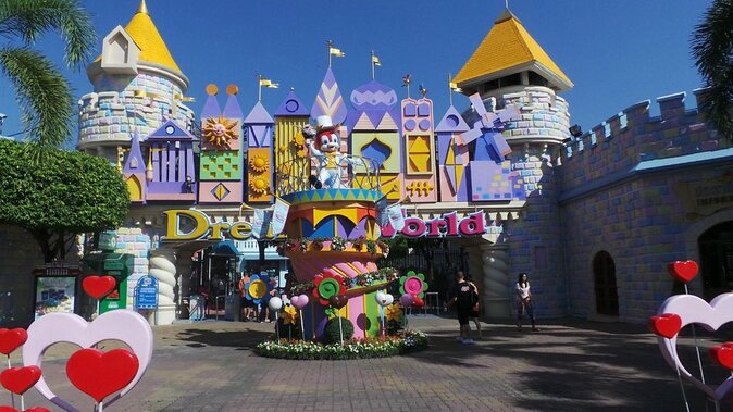 DreamWorld: Thailand’s Ultimate Theme Park - Snow Town, Go-Karts, and the “Do This Before Water” Tip