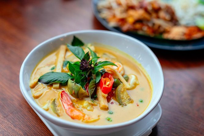 Drinks & Bites in Bangkok Private Tour - Soi Phetchaburi 5 Stop 4: Holy Basil Flavor Thai People Love