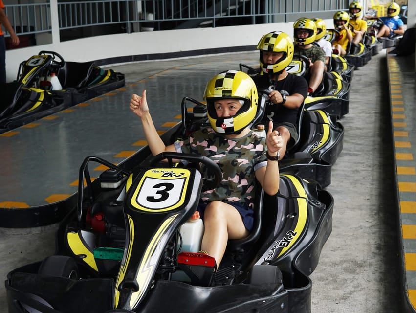 EasyKart Bangkok (RCA Plaza) : Go-Kart Racing Experience - Safety gear and briefing, the rules that make it comfortable