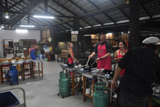 Evening Cooking Class in Organic Farm with Local Market Tour - A Late-Afternoon Class With Pickup That Keeps It Simple