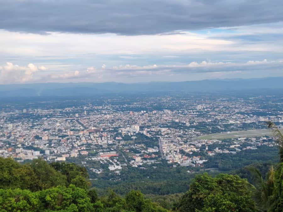 Ex-monk city & temples walking tour: (3.5 hours / 1.7 km.) - Dress code, restrictions, and what to pack so you do not get stopped