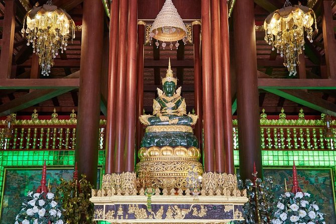 Exclusive Tour – Grand Palace, Emerald Buddha & Reclining Buddha - The Guides Matter Here: Eddie, Marie, Sak, and Moon