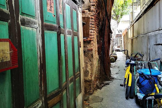 Experience Real Bangkok by Bike - Starting Point at River City and the No Pickup Reality