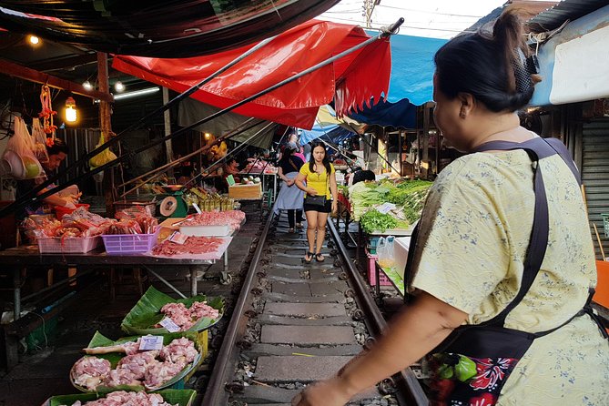 Floating Market Damnoen Saduak and Meklong Railway Market: Half Day Tour - Damnoen Saduak Floating Market: boat time, canal shopping, and practical expectations