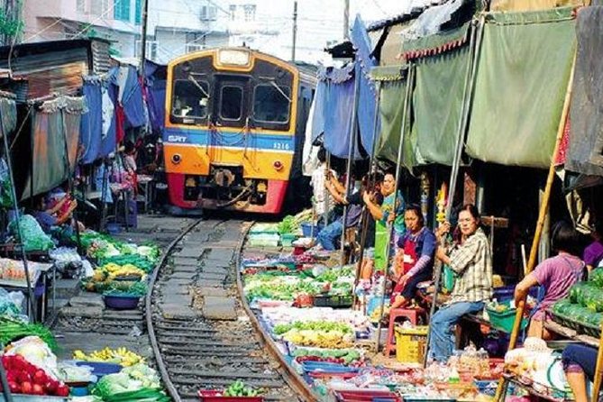 Floating Market Damnoen Saduak and Meklong Railway Market: Half Day Tour - Tour fit: who will love this, and who might not