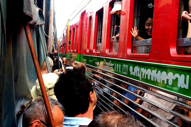 Floating & Railway Market and Coconut Farm Tour [Optional Luxury] - Mae Klong Railway Market, The Walk-Then-Watch Rhythm Works