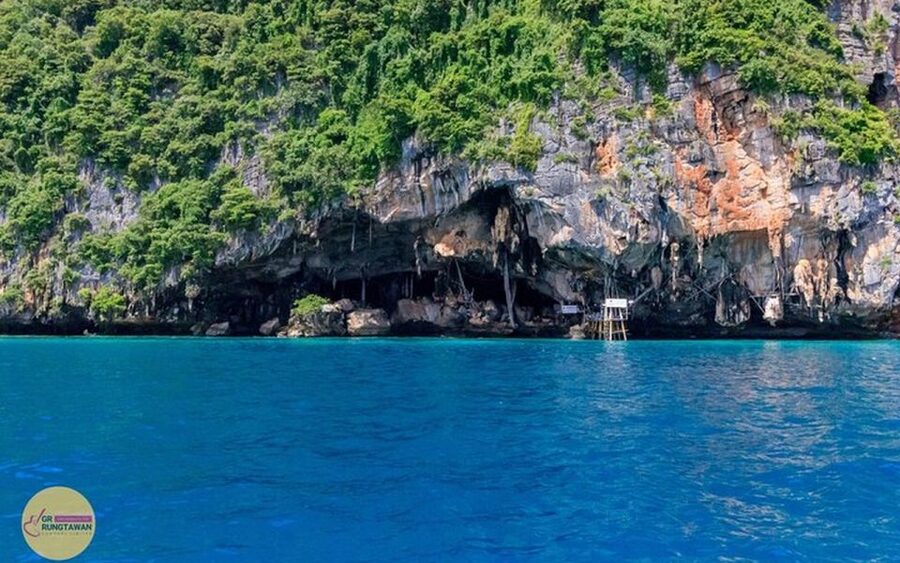From Ao Nang: Phi Phi Islands Day Tour by Boat with Lunch - Pickup Windows, Departure Time, and Getting Ready