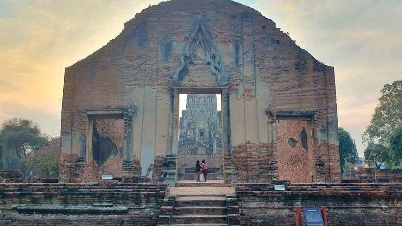 From Bangkok: Ayutthaya Afternoon Tour with Boat & Tuk-Tuk - One-hour tuk-tuk ride through the ancient city