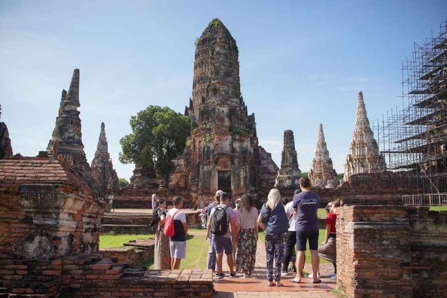 From Bangkok: Ayutthaya Historical Day Tour by Bus - Wat Mahathat: The Tree-Roots Buddha Head Moment