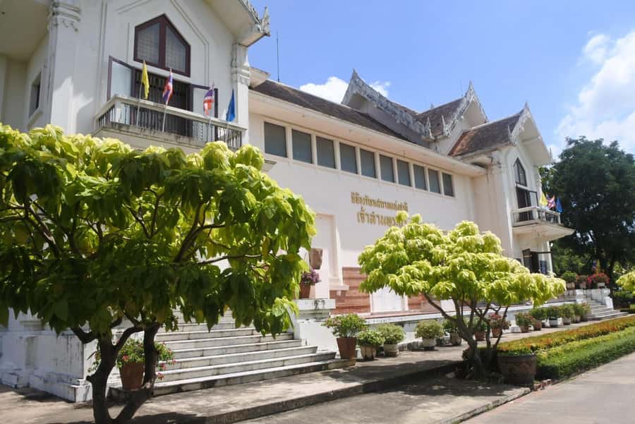 From Bangkok: Ayutthaya Private Full-Day UNESCO Trip - Chao Samphraya National Museum: Relics, Golden Sword, and Regalia
