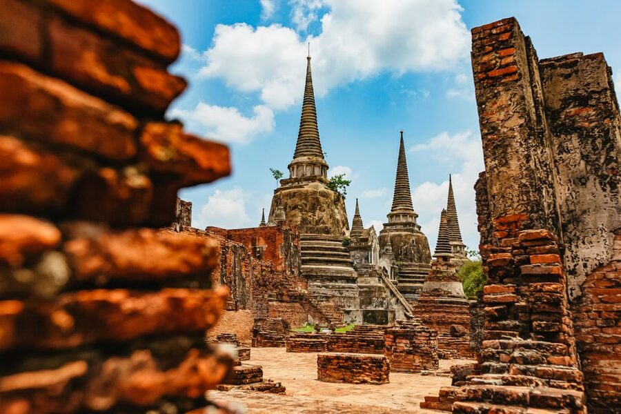 From Bangkok: Ayutthaya Temples Guided Tour with Lunch - Wat Mahathat: The Buddha Head in Bodhi Tree Roots