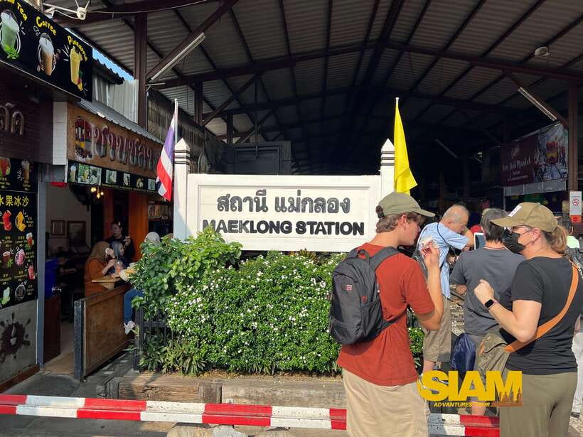 From Bangkok:Damnoen Floating Market and Railway Market Tour - Pickup and timing: how to make the most of the ride