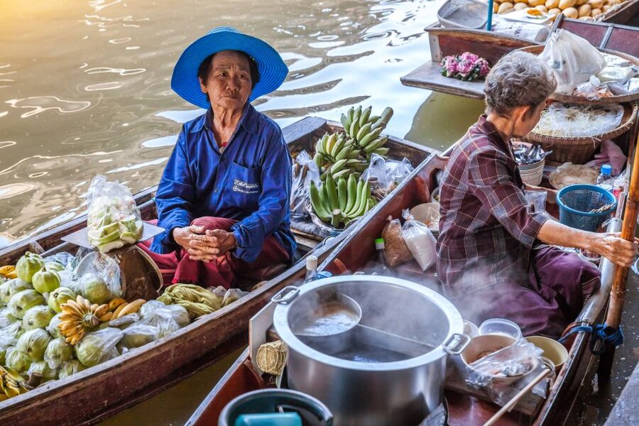 From Bangkok: Damnoen Saduak Floating Market Guided Tour - Paddle-boat viewing plus market wandering: the best mix