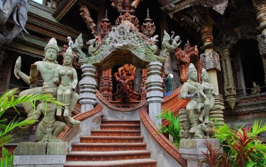 From Bangkok: Day Trip to Pattaya City & Sanctuary of Truth - Pattaya Beach free time: half-moon shoreline, food, and shopping streets
